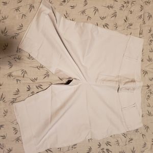 XL White capris